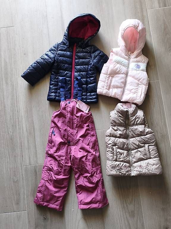 Kleiderpakete & -sets:  Winterjacken & Skihose Mädchen Grösse 92 – Gebraucht aus Uetliburg SG von mar_957n