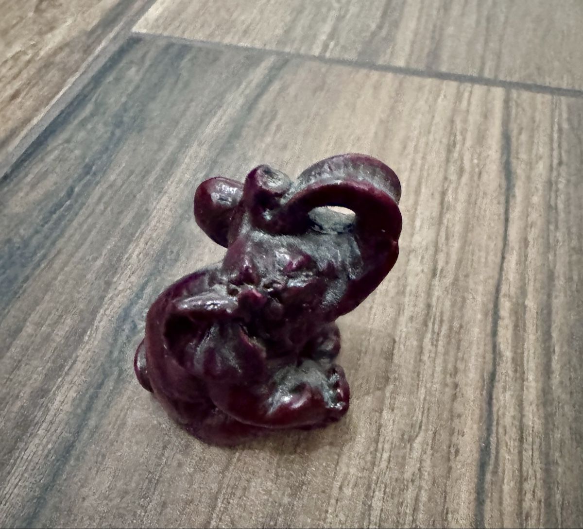 Statuette: Süsser Deko-Elefant, bordeauxrot – Nuovo (secondo la descrizione) da Bäretswil venduto da clothes-freak