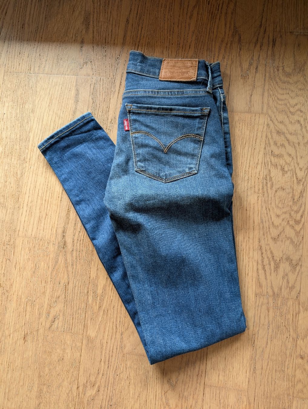 Levi's Jeans: jeans super skinny Lévis  – Neu (gemäss Beschreibung) aus Yverdon-les-Bains von yaya_1978