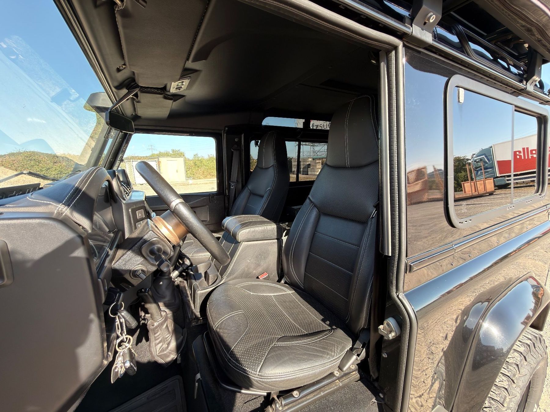 Land Rover Autos: Land-Rover Defender 90 TD4 – D'occasion à Rafz par YannVera 5