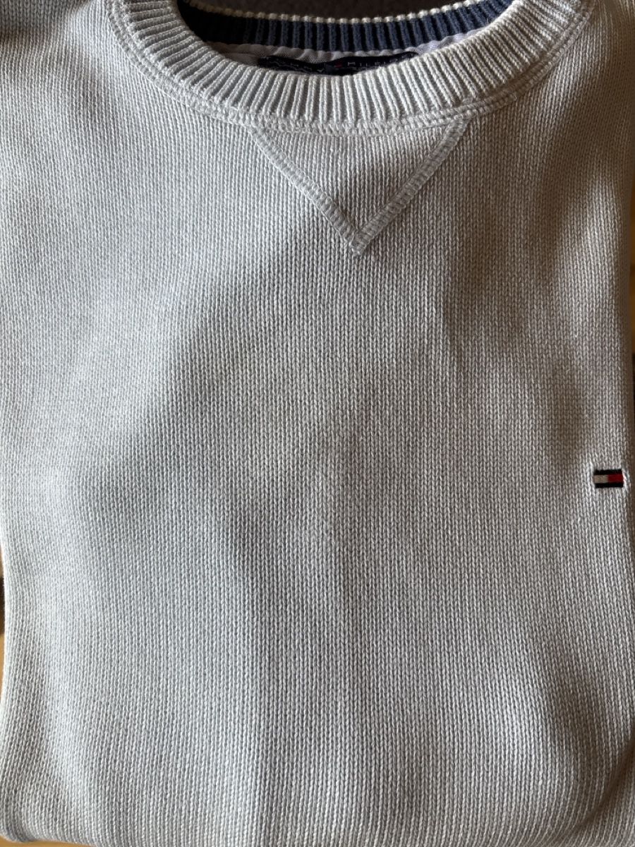 Tommy Hilfiger Pulls & Sweat-shirts: Pull Tommy Hilfiger bleu clair taille M.bon état – D'occasion à Crans Montana par vic_y8y7