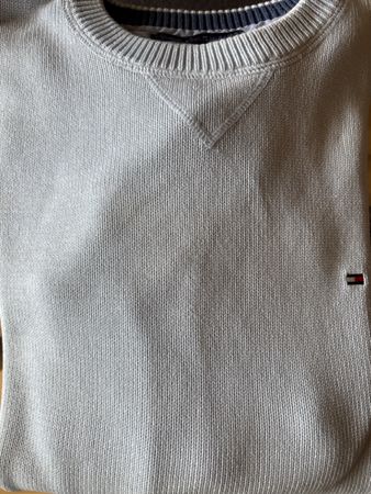 Pull Tommy Hilfiger bleu clair taille M.bon état