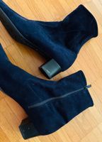 Dunkelblaue Wildleder-Ankle-Boots