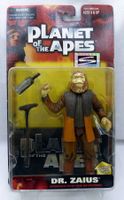 PLANET OF THE APES DR. ZAIUS + STAND HASBRO SIGNATURE 1999