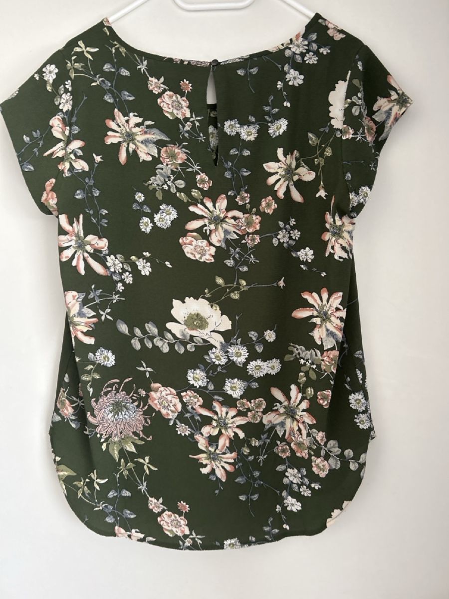 Only Camicette: Bluse von Only, Grösse 38, khaki mit Blumenmuster – Nuovo (secondo la descrizione) da Erlinsbach SO venduto da hallon480 1