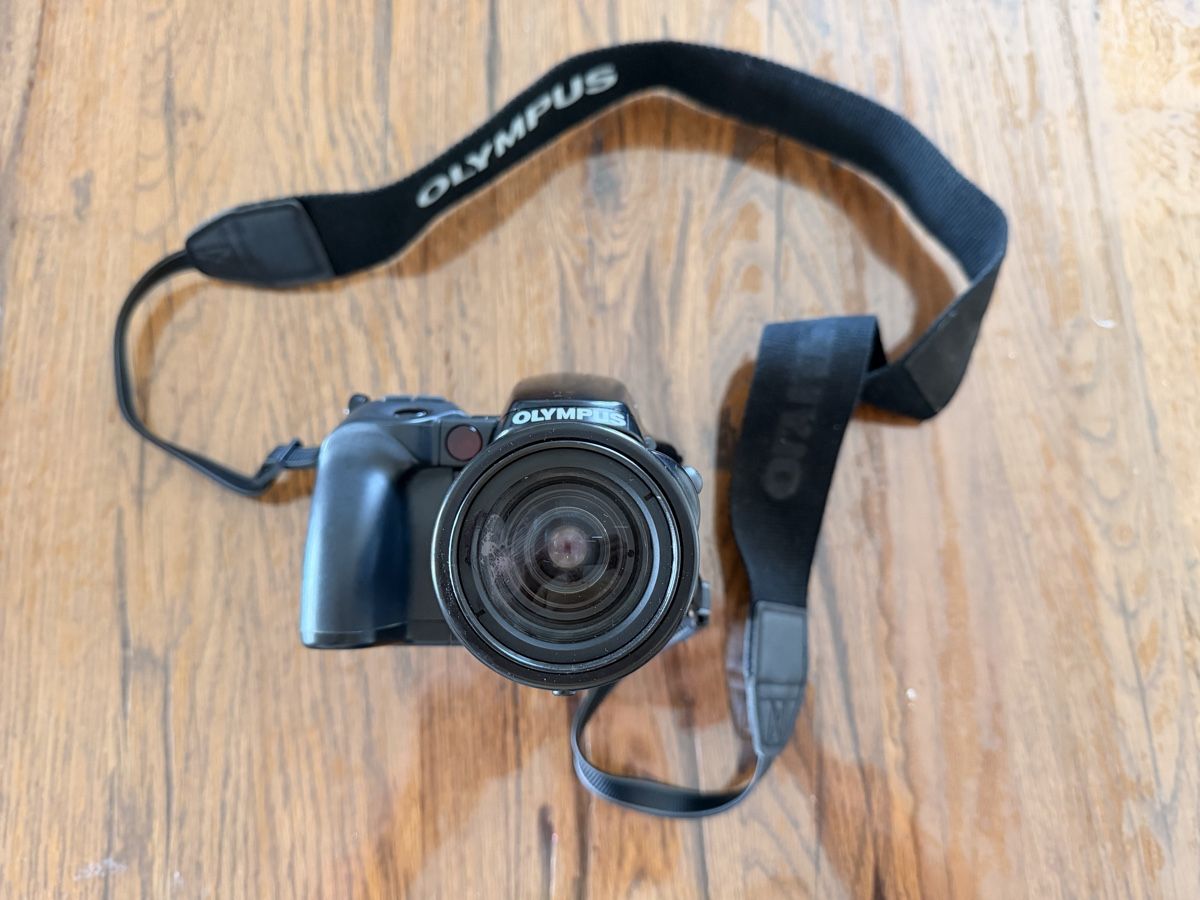 Olympus Fotocamera: Olympus IS-1000 Spiegelreflexkamera mit Zoomobjektiv – Usato da Zürich venduto da Gadgets2020 3