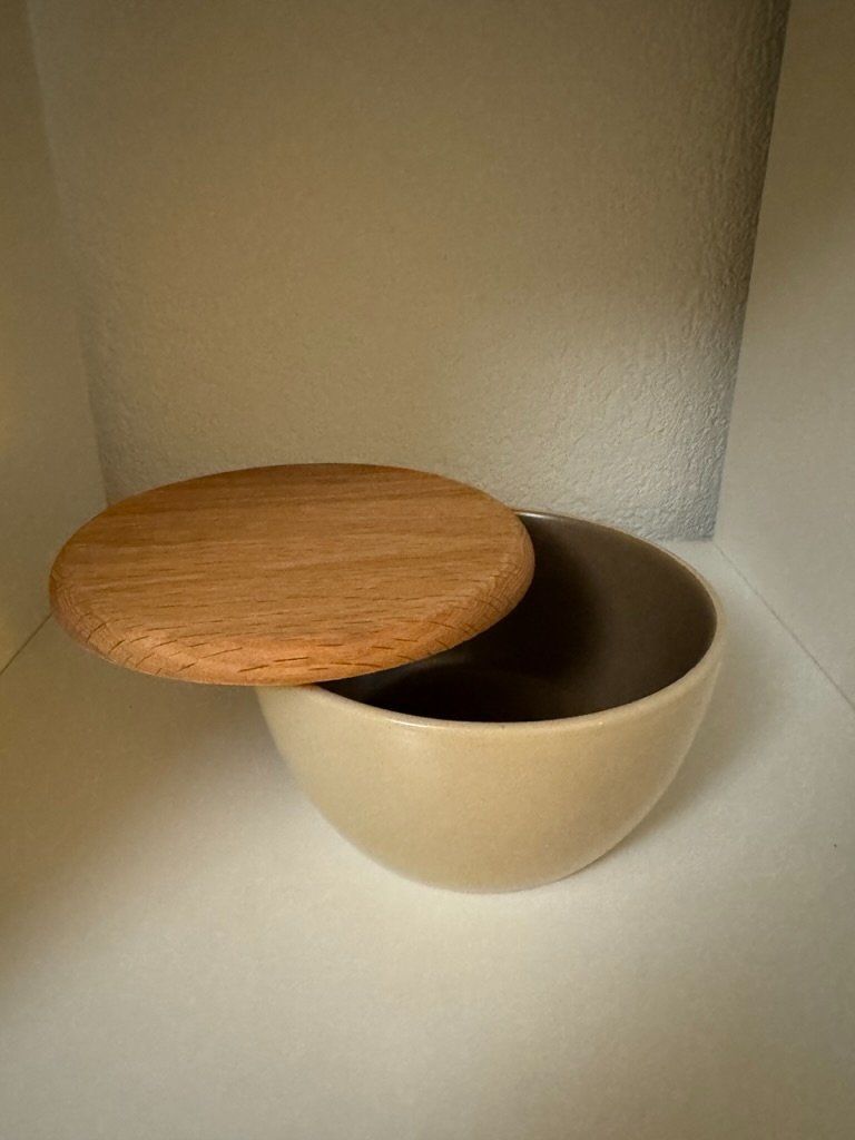 Ciotole: Bitz Schale mit Holzdeckel - beige - neuwertig – Nuovo (secondo la descrizione) da Zuchwil venduto da HowieBowie 1