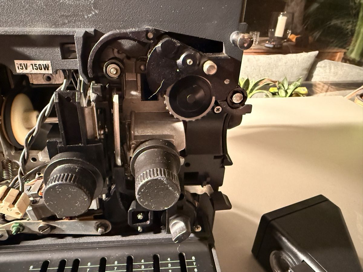 Pellicole: Bauer T610 Microcomputer Stereo Super 8 Projektor + M2 – Usato da Reinach BL venduto da Rushkatie 5