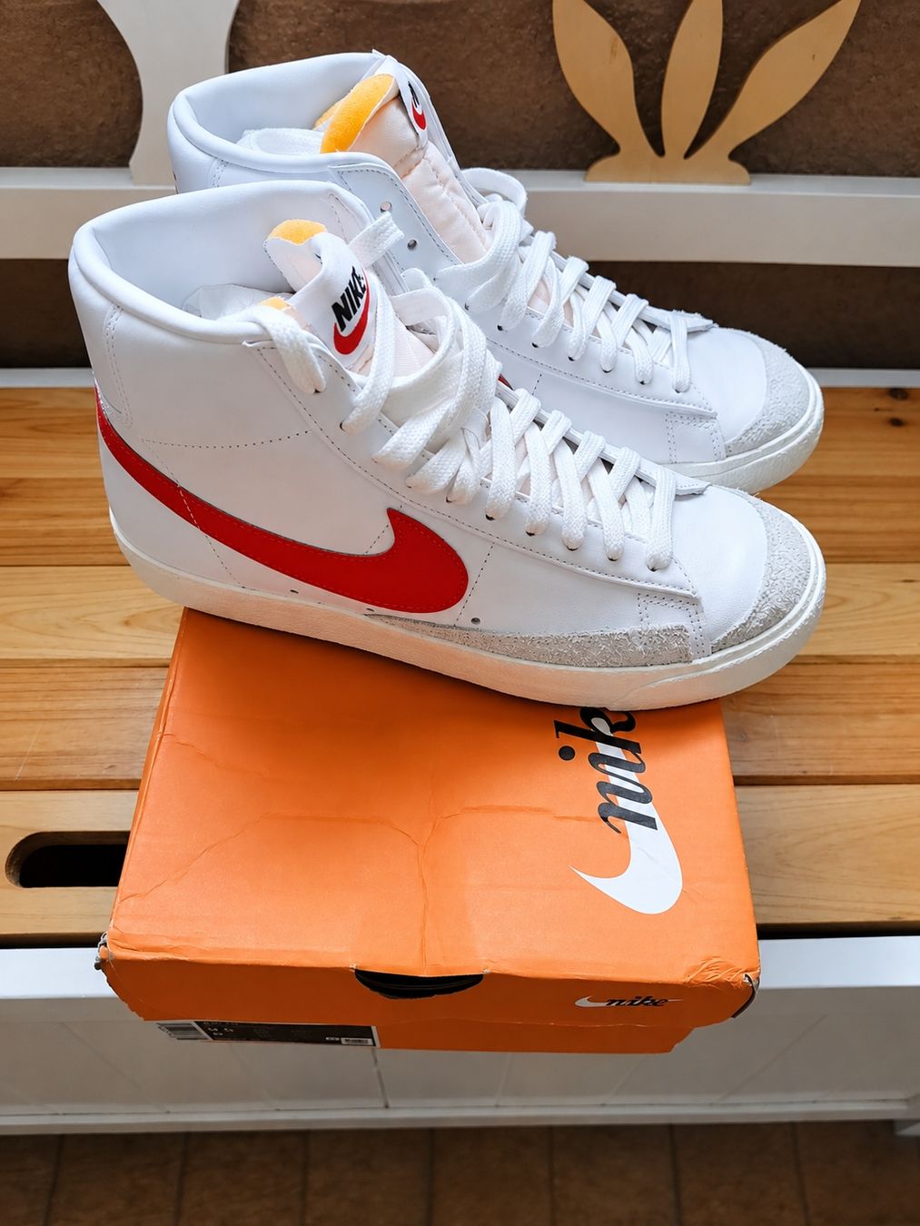 Nike Scarpe da uomo: Nike Blazer Mid '77 – Blanc / Rouge – Usato da Malleray venduto da malvib 1
