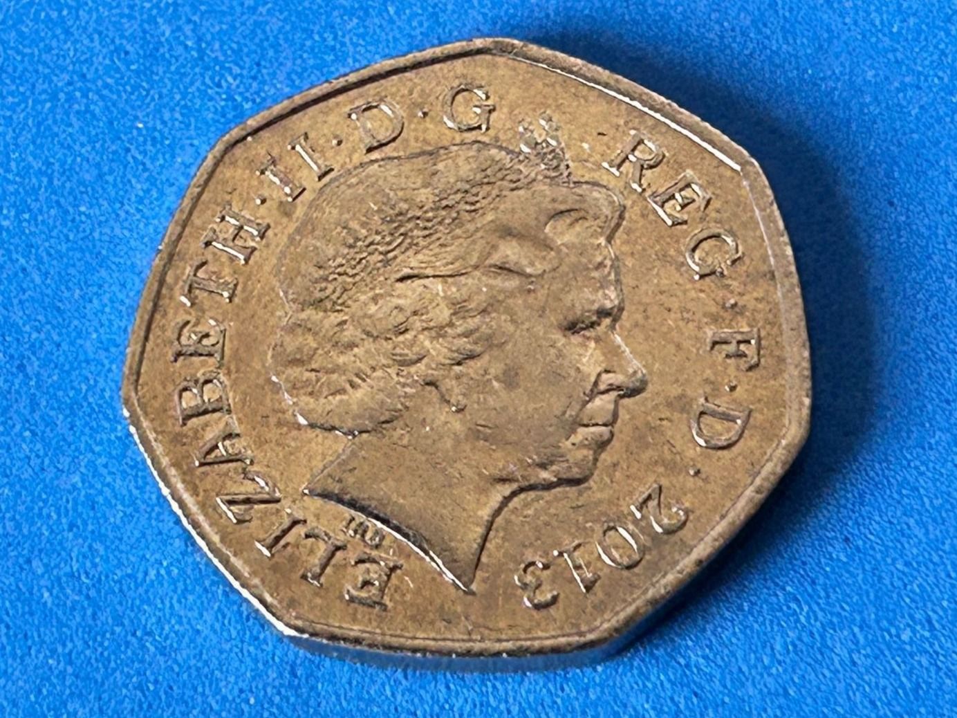 Alle Münzen: UK - 50 Pence - Christopher Ironside 2013 – Gebraucht aus Corcelles NE von AJKader 1