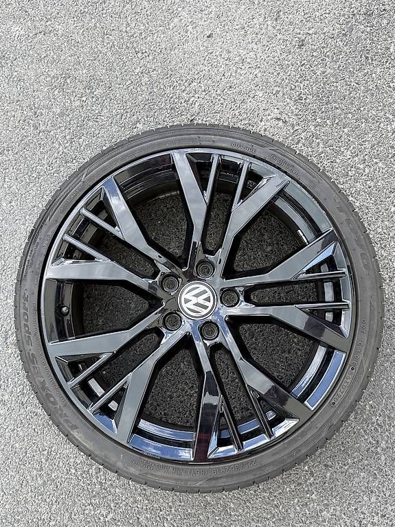 Jantes: JANTES VW GOLF GTI PERFORMANCE  – D'occasion à Marin-Epagnier par fat_r6pg