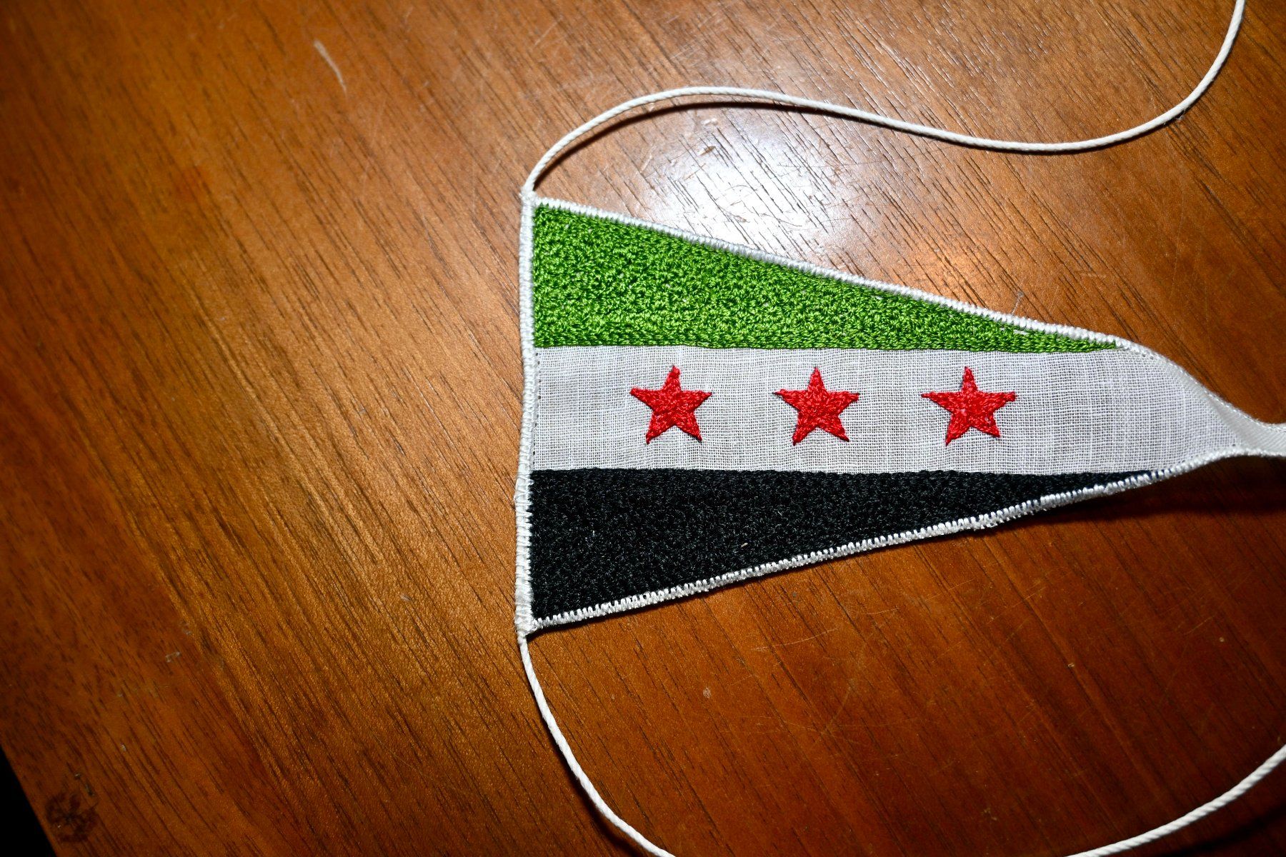 Bandiere: kleiner VINTAGE Wimpel SYRIEN – Usato da Pfaffhausen venduto da mono_rec 3