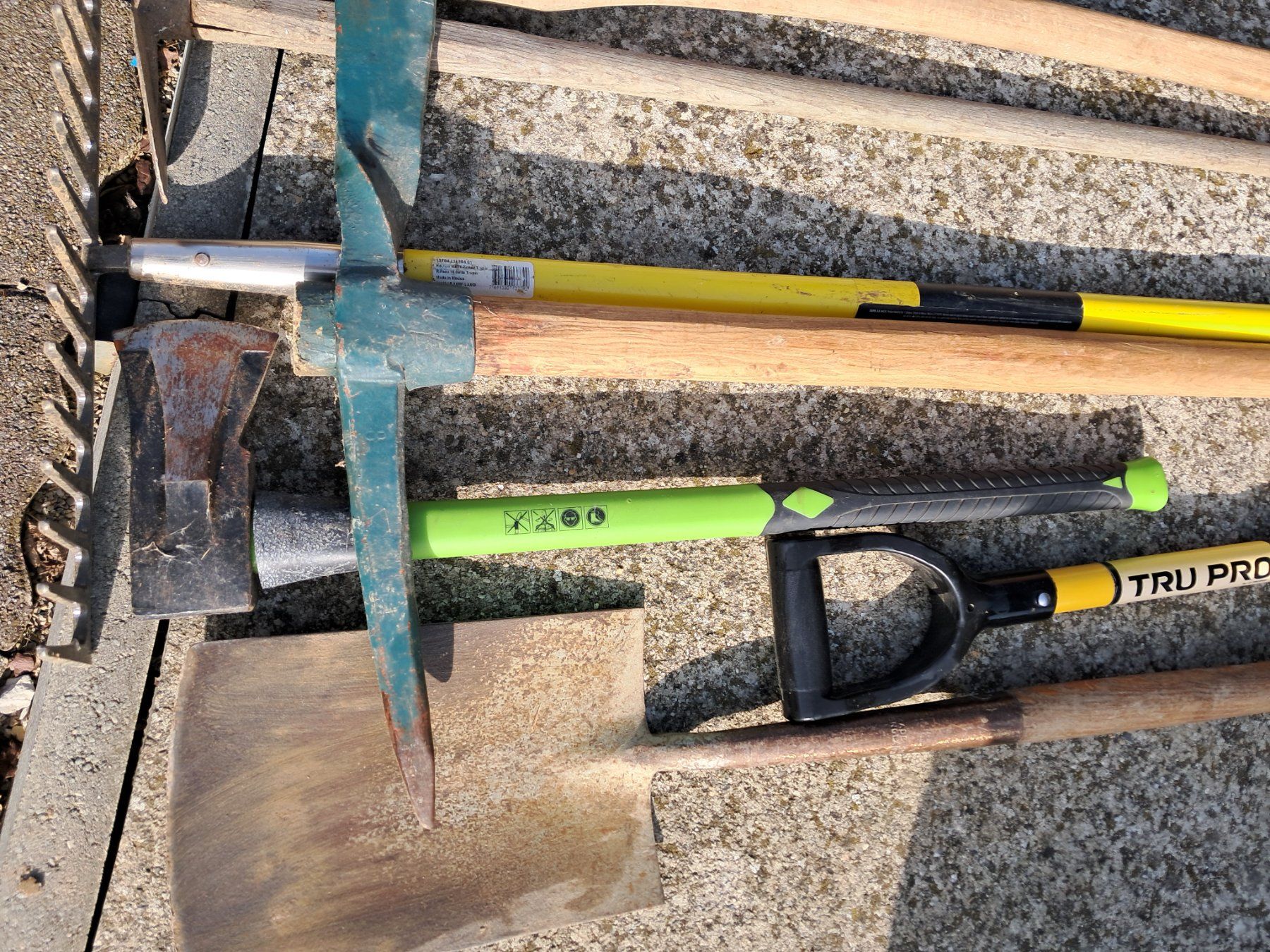 Tutti gli attrezzi: Outils de jardin – Usato da moutier venduto da Dupont50 1