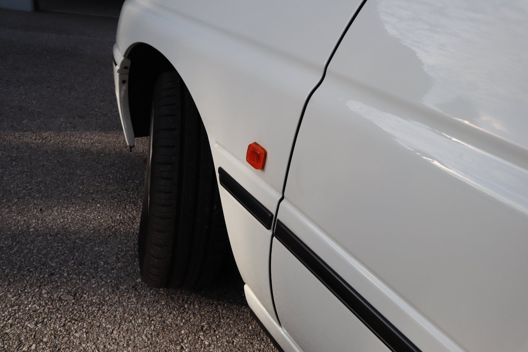 Ford Automobili: Ford Escort XR3i 16V – Usato da Glarus venduto da Genoes 8