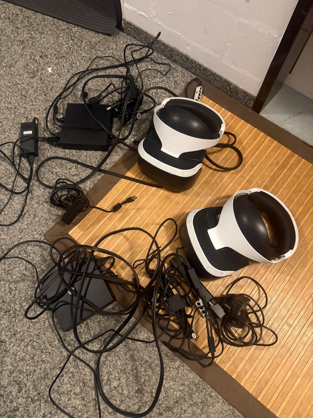 Sony Casque VR: 2 PS VR Brillen – Défectueux à Dietlikon par NESFEVER 2