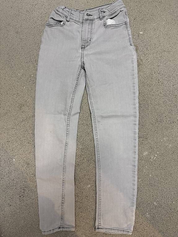Pantalons: Jeans Grösse 140/146 und 152 – D'occasion à Otelfingen par che_26d5 1