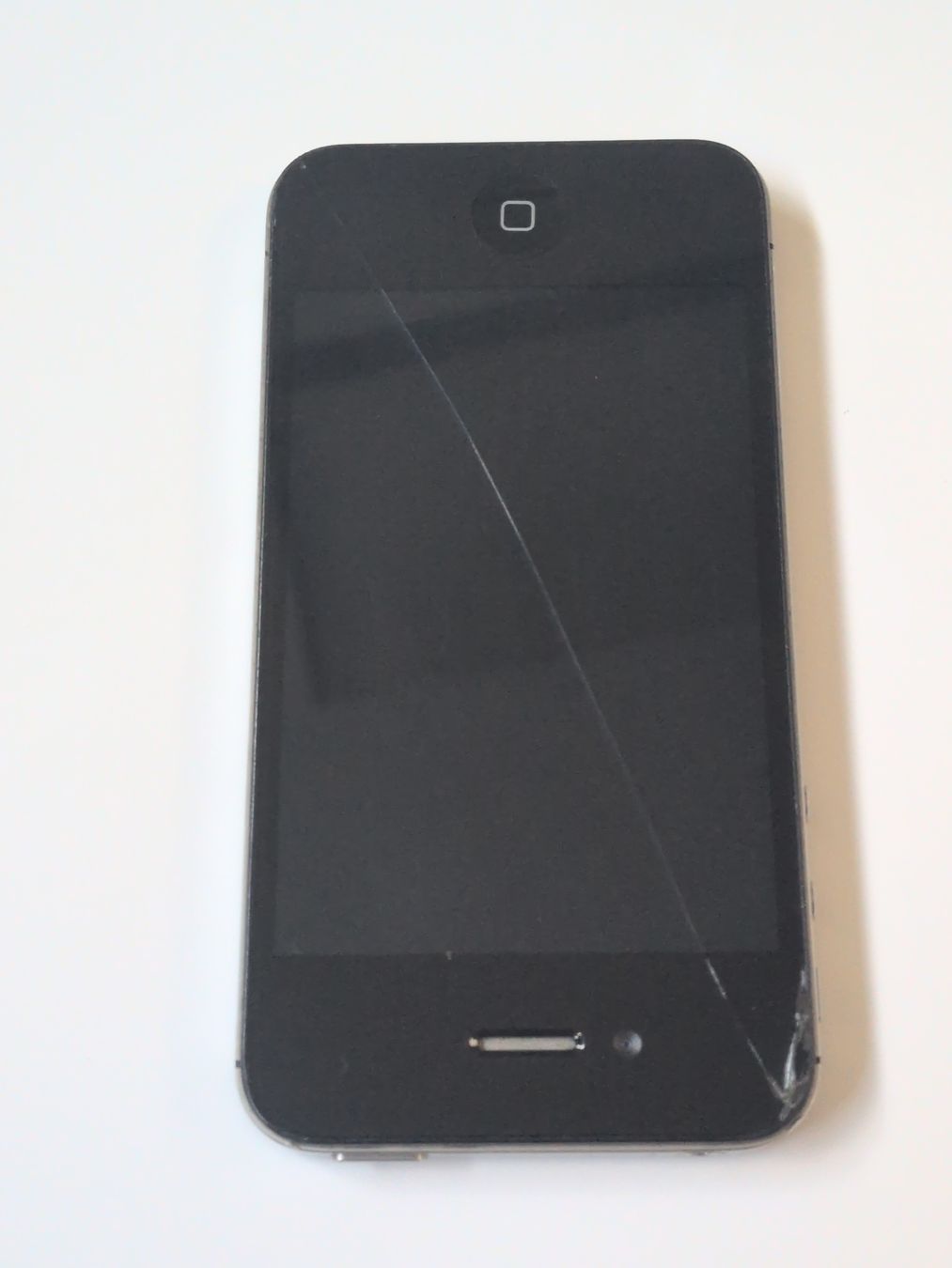 Apple Handys / Smartphones: iPhone 4s Black Used Screen Cracked – Gebraucht aus Zürich von vitibaba 2