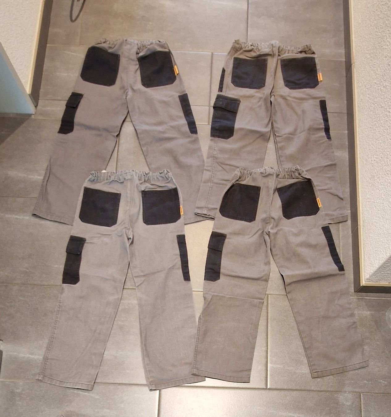Pantaloni: Kinder Hosen Gr. 128 – Usato da Ohmstal venduto da wil_xp75 1