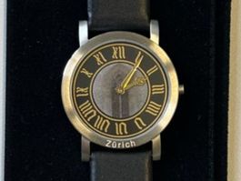 Armbanduhr Mondaine Zifferblatt Kirche St.Peter ZH limitiert