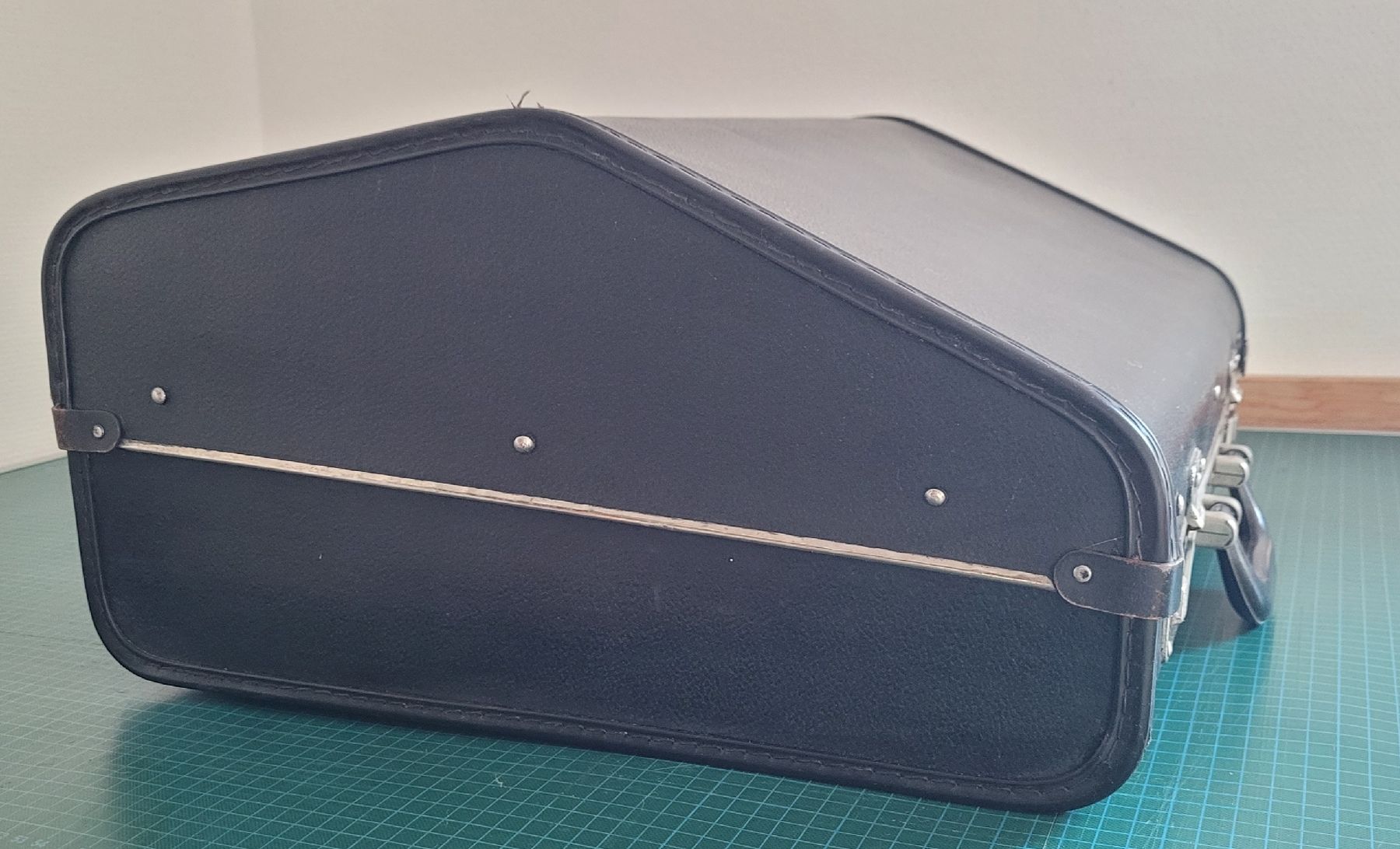 Strumenti musicali: Akkordeon Weltmeister Serino – Usato da Herisau venduto da Yyyoga 7