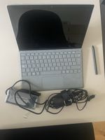 Microsoft Surface Pro Tablet mit Stift und Netzteil