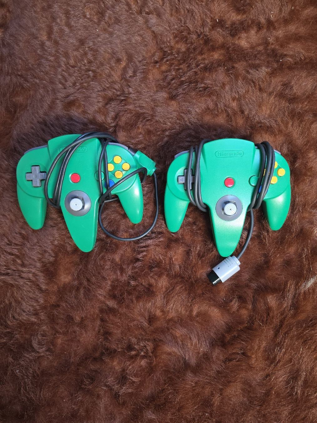 Nintendo Controller: 2x Original Nintendo 64 N64 Controller Grün – Usato da Tafers venduto da whereyogamesat
