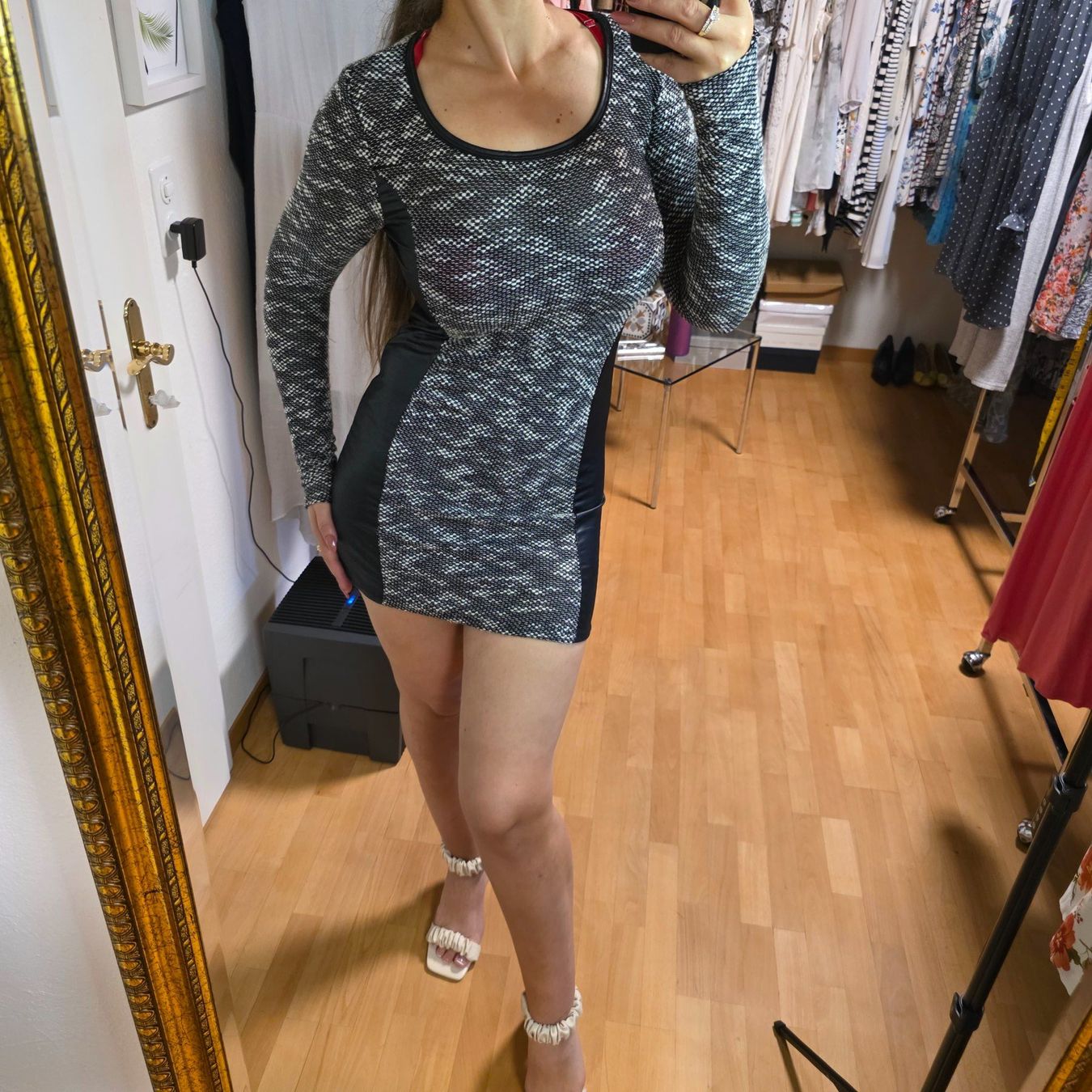 Kleider: kurzes Kleid , Größe S/M – Gebraucht aus Wald ZH von CapLux 3