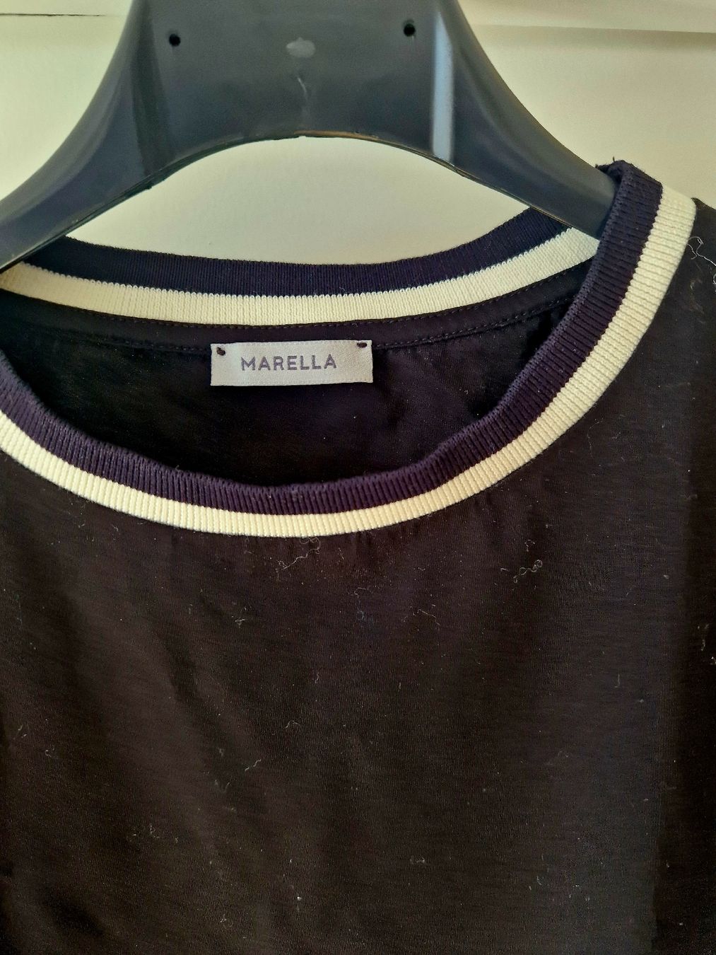 Marella T-shirt: NEW Marella black tshirt S – Nuovo (secondo la descrizione) da Lausanne venduto da Issss 1