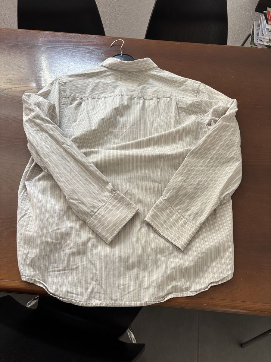 Cos Hemden: COS Relaxed Shirt M – Gebraucht aus Morges von Brunocunha05 2