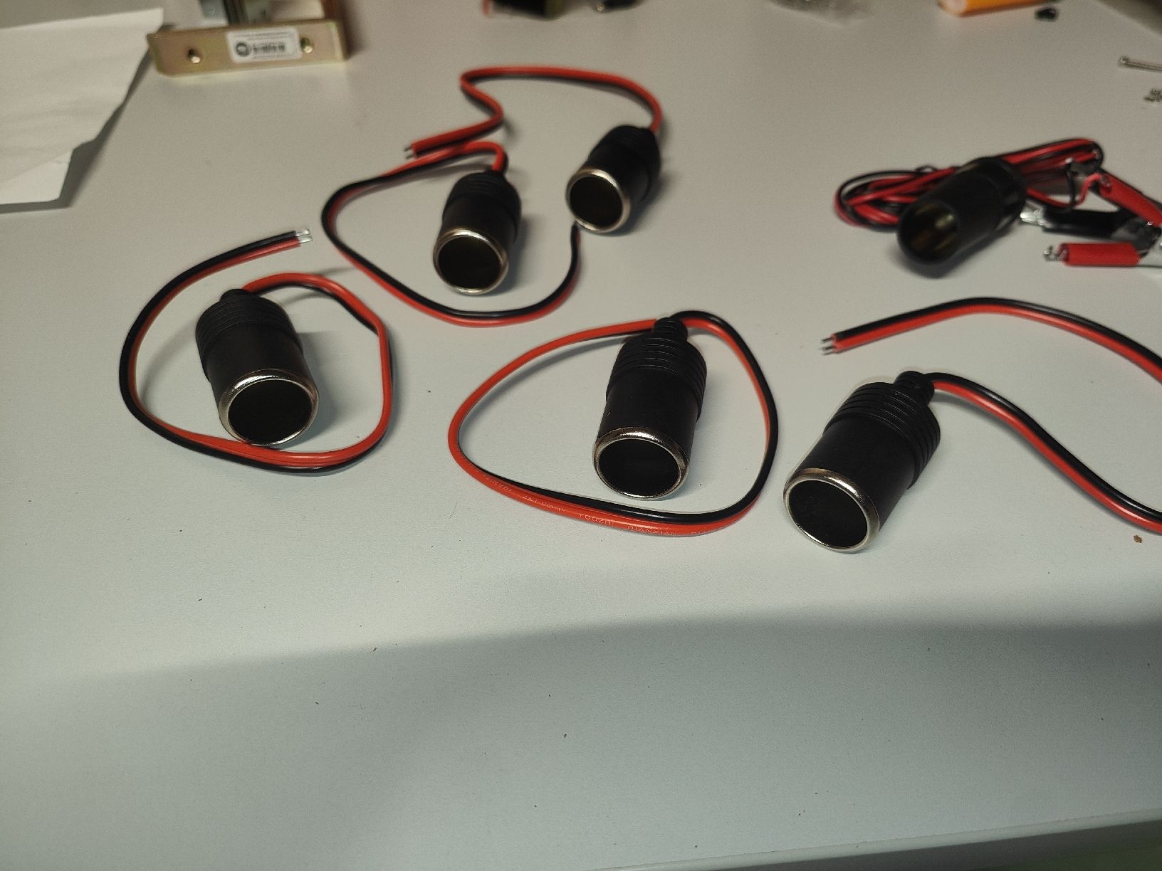 Tutti pezzi di ricambio auto: auto zigaretten zünder  – Usato da Schöftland venduto da magicX01