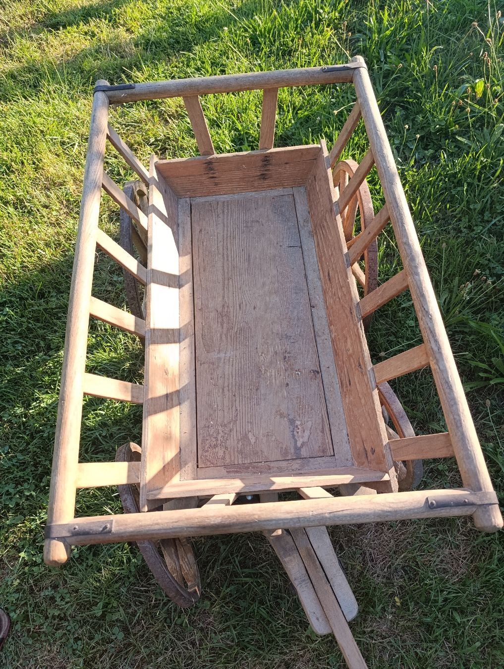 Remorques: Antiker Holz-Handwagen mit Speichenrädern – D'occasion à Münchwilen TG par siboli 3