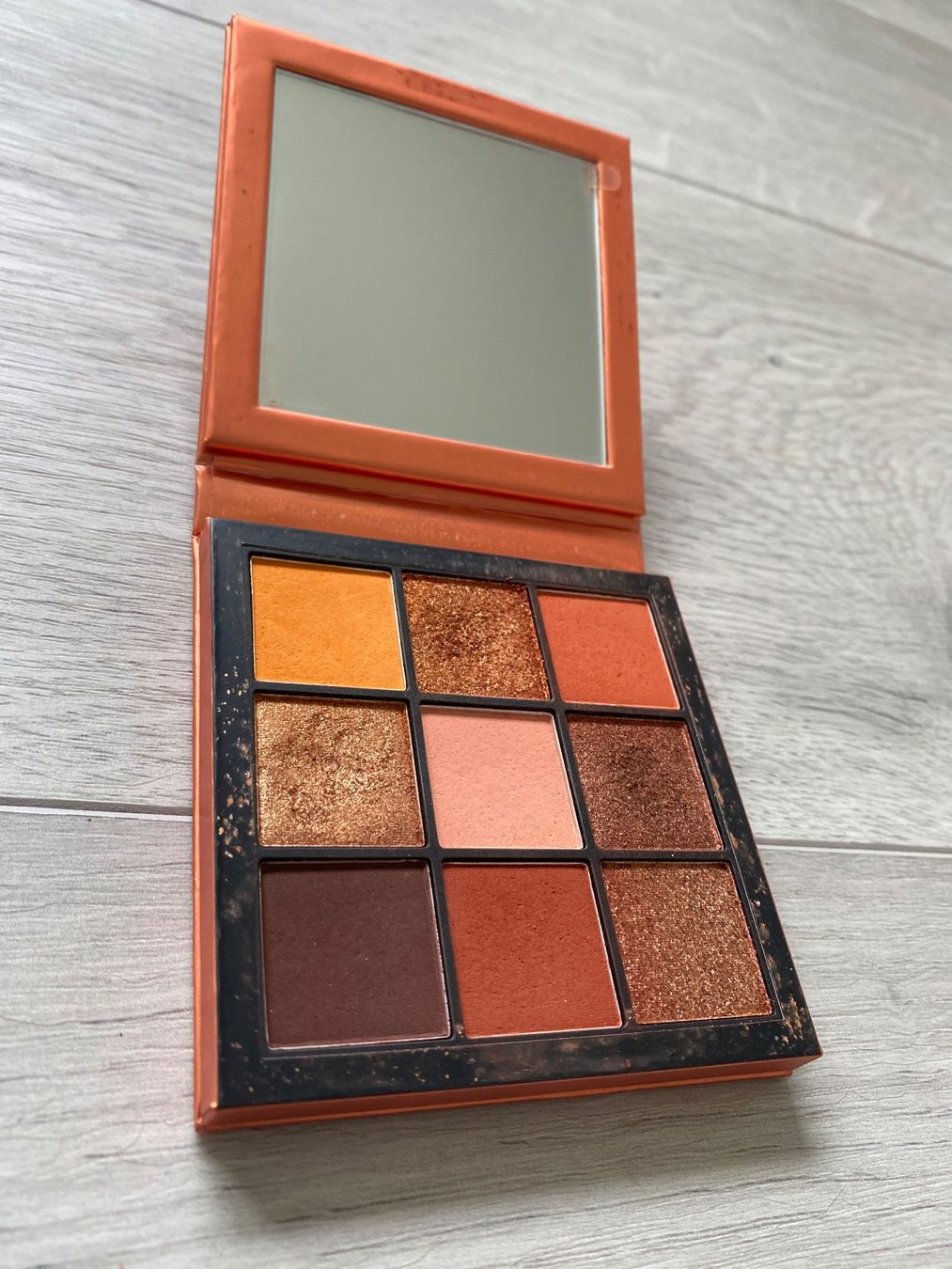 Huda Beauty Make-up: Huda beauty eyeshadow palette – Usato da Dottikon venduto da 6571 4