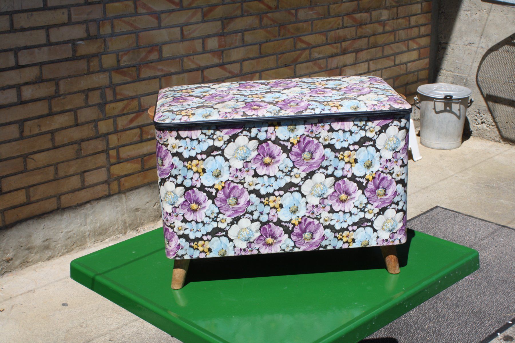 Truhen: VINTAGE TRUHE BOX DESIGNKLASSIKER – Gebraucht aus Wauwil von Pneuedy 1