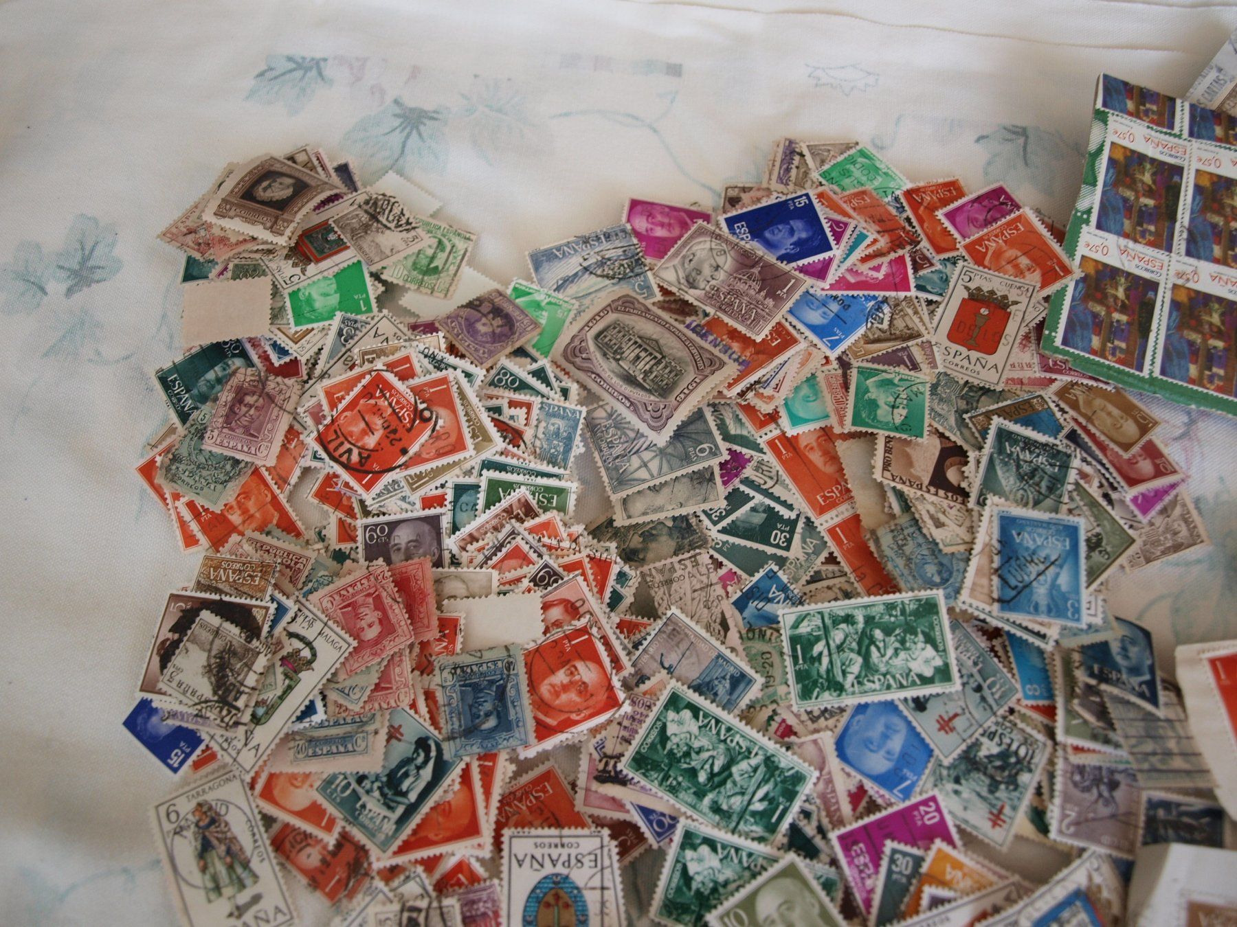 Alle Briefmarken: Spanien ca1500 Marken = 250 g . mit Papier + Abgelöst – Gebraucht aus Aarau von Marcele0 1