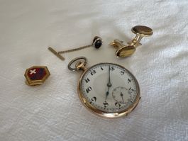 Taschenuhr mit Manschettenknöpfen und Krawattennadel