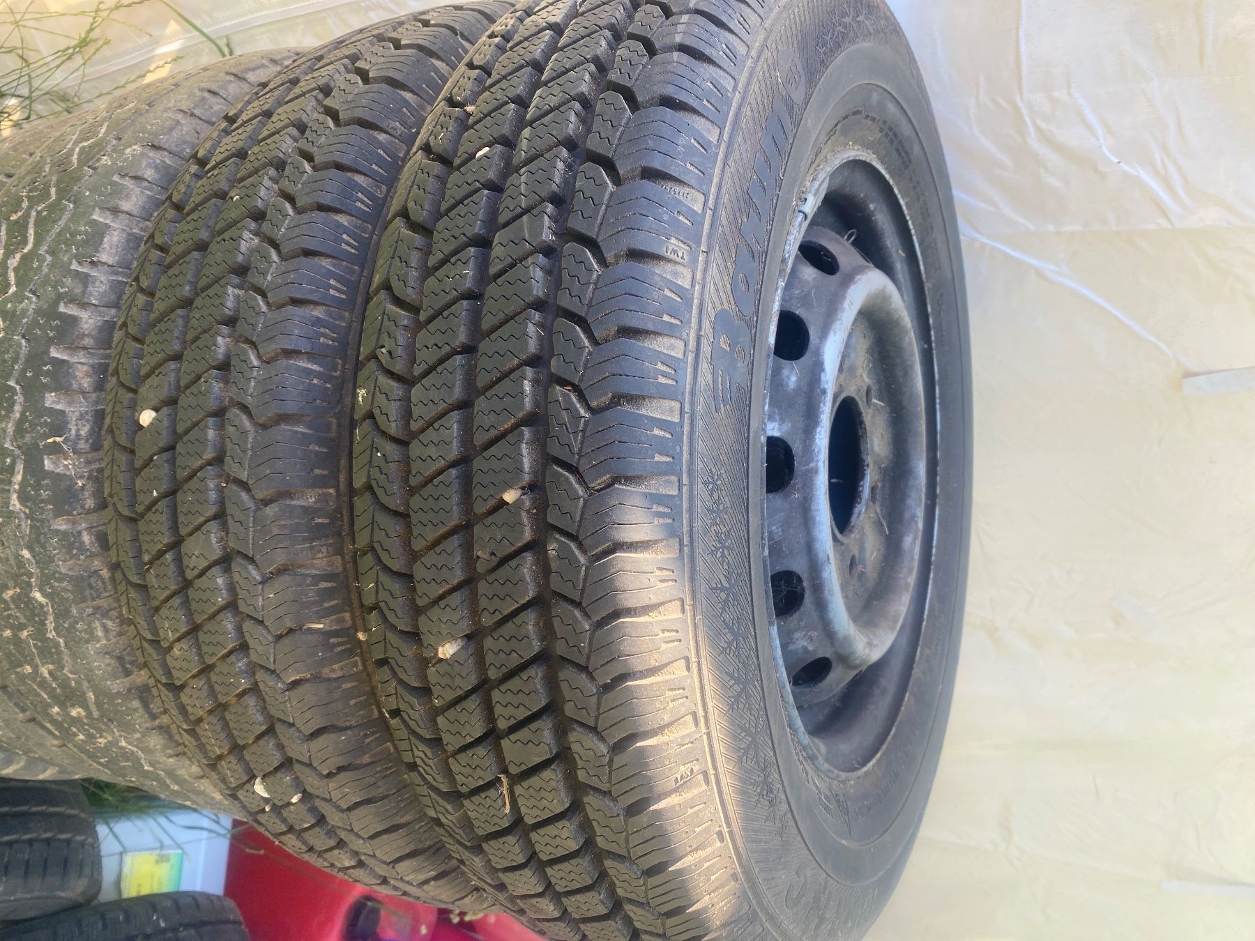 Pneumatici & Ruote complete: Räder Mazda E2000 komplett 8 Stück 185R14C – Usato da Dussnang venduto da davegasser 2
