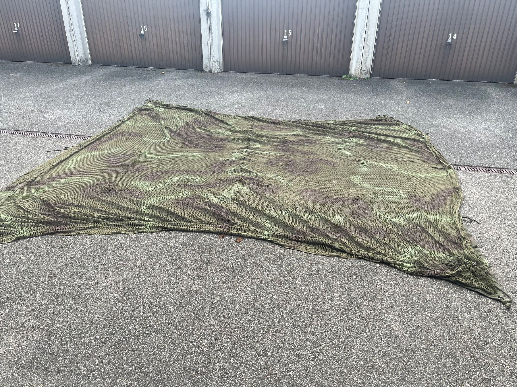 Autres de l'armée: Tarnnetz Schweizer Armee – Neuf (Voir description) à Brugg AG par coldarmente 1