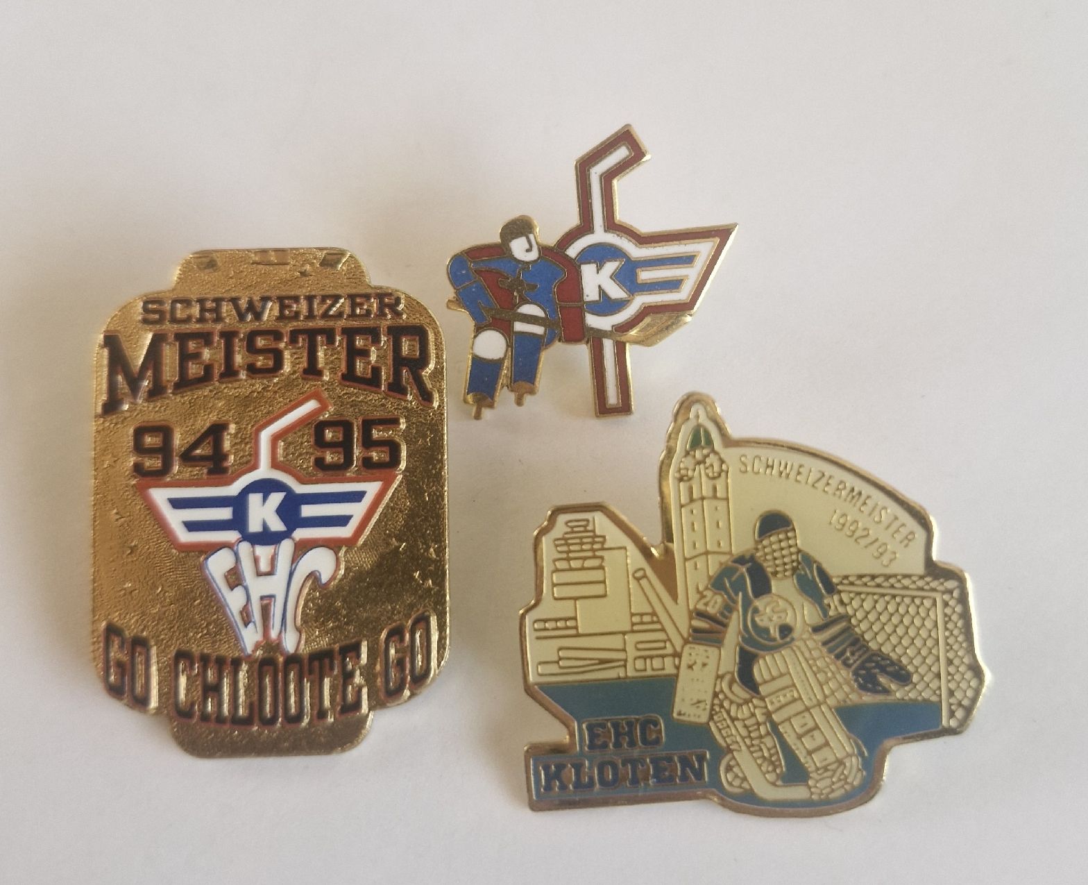 Plaketten & Abzeichen: EHC Kloten Pins, Schweizer Meister, 3er Set, Raritäten! – Gebraucht aus Grenchen von 170