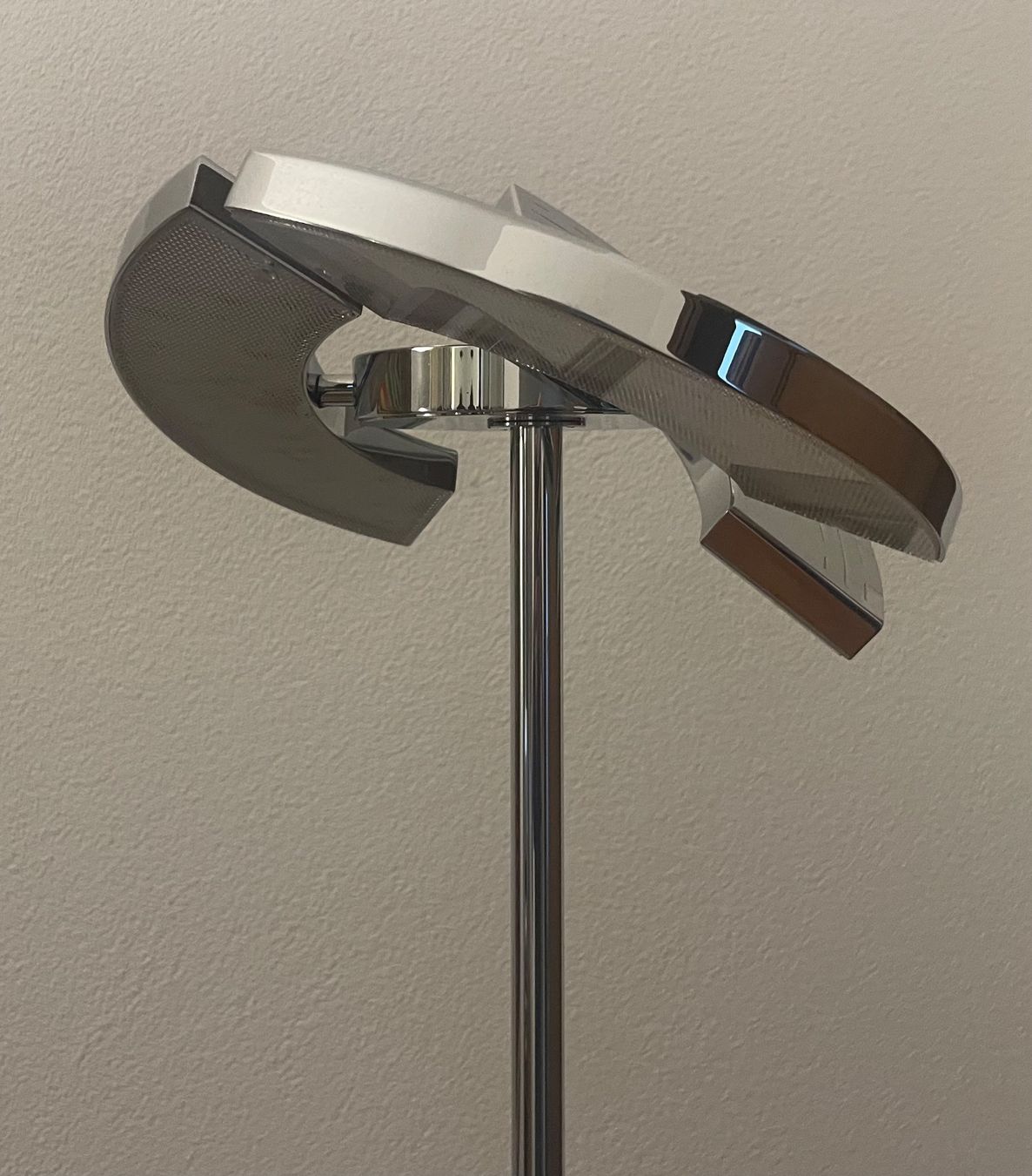 Lampade: OLIGO LED Stehleuchte TRINITY, chrom – Usato da Thalwil venduto da Puma2002 2