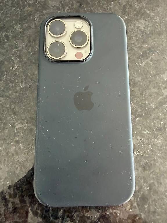 Portables: IPHONE 16 PRO 256 Go  – Neuf avec emballage d'origine à Conthey par ros_j9d6 3