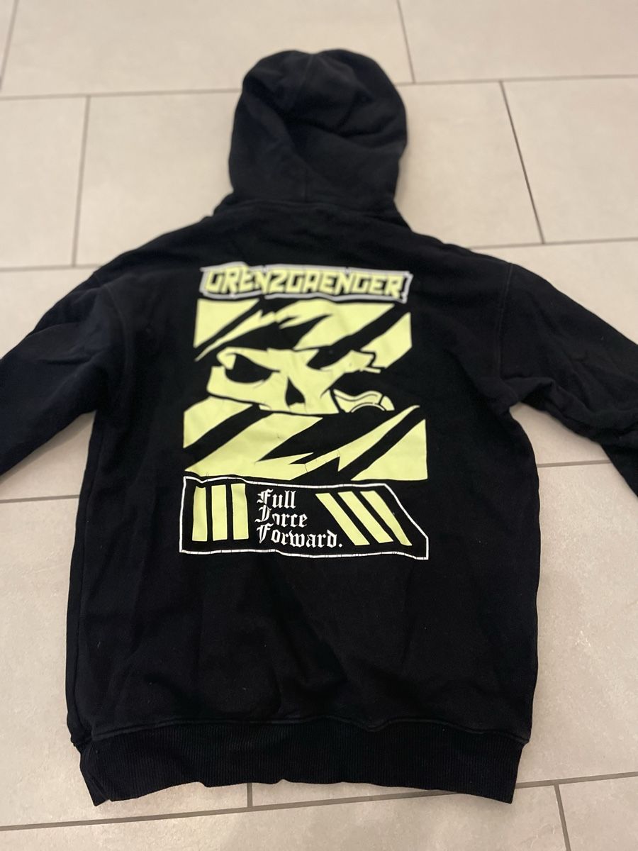 Maglioni & Felpe: Grenzgaenger Hoodie – Usato da Sarmenstorf venduto da Str.Jos 1