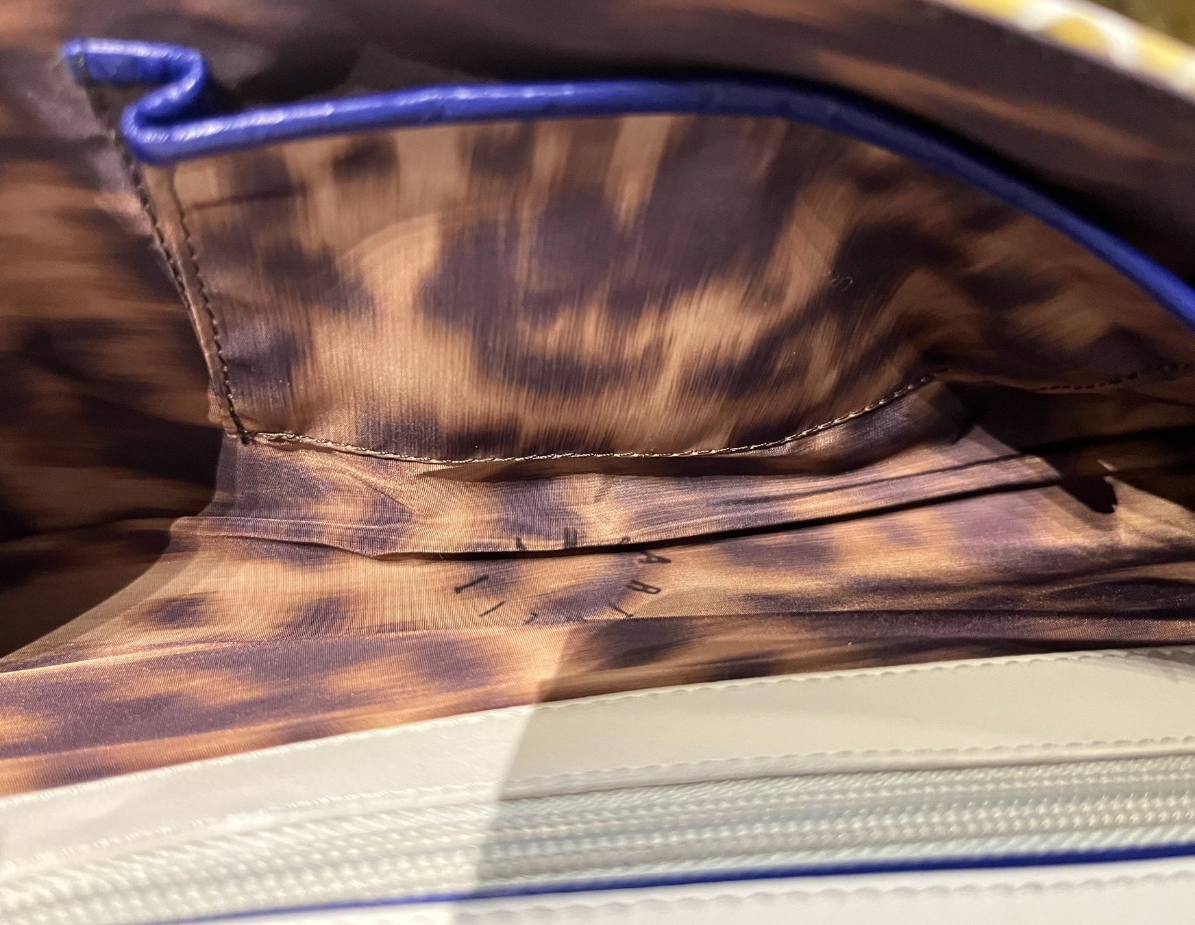 Stuart Weitzman Borse da donna: Stuart Weitzman: Clutch oder Umhängehandtasche aus Leder – Nuovo (secondo la descrizione) da Luzern venduto da Lampion 6