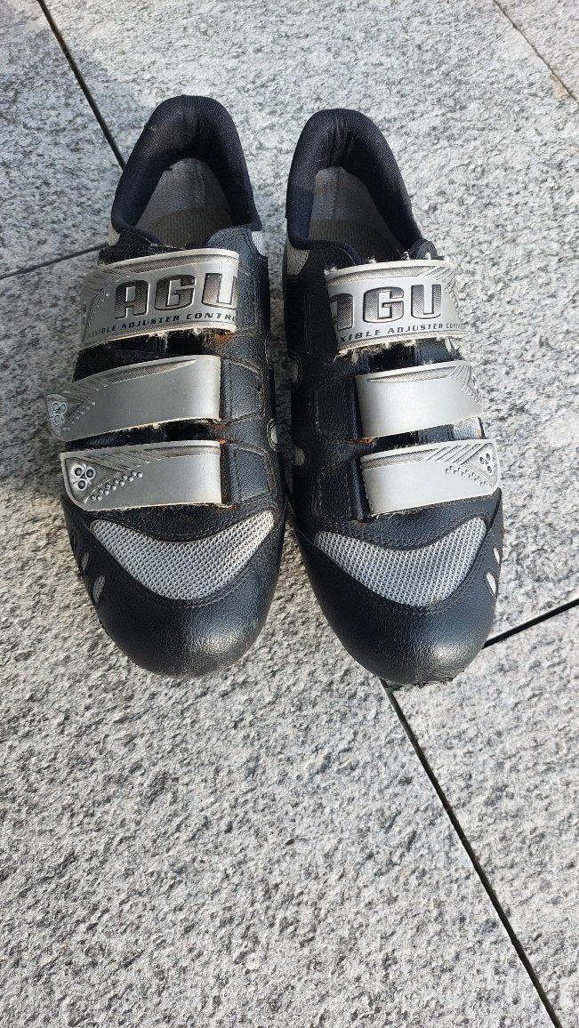 Scarpe da uomo: AGU Rennradschuhe Herren Grösse 42 – Usato da Altendorf venduto da Markus049
