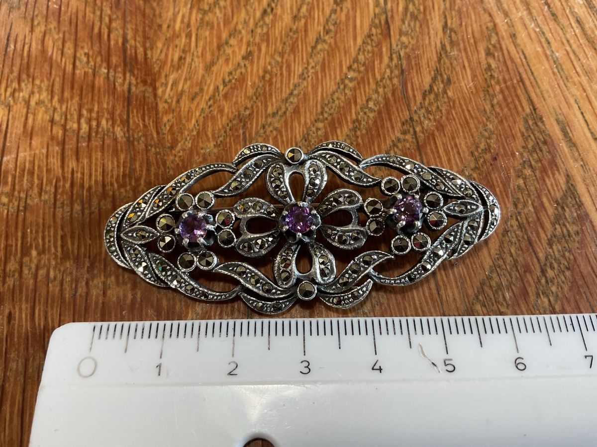 Spille & Fermagli: Grosse Art Deco Brosche 925, Markasit & Amethyst um 1930 – Usato da Oberglatt ZH venduto da Silver010 2