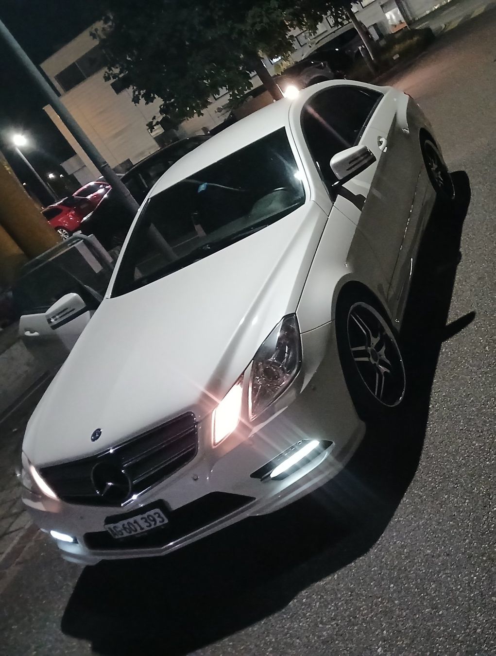 Mercedes-Benz Autos: Mercedes-Benz E 200 Coupé BlueEFFICIENCY – Gebraucht aus Schönenwerd von dom_npd2 1