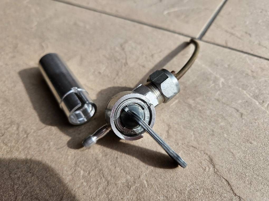 DKW Tutti i ricambio per moto: Benzinhahn Karcoma M16x1 für DKW RT – Usato da Beinwil am See venduto da Schnugi6