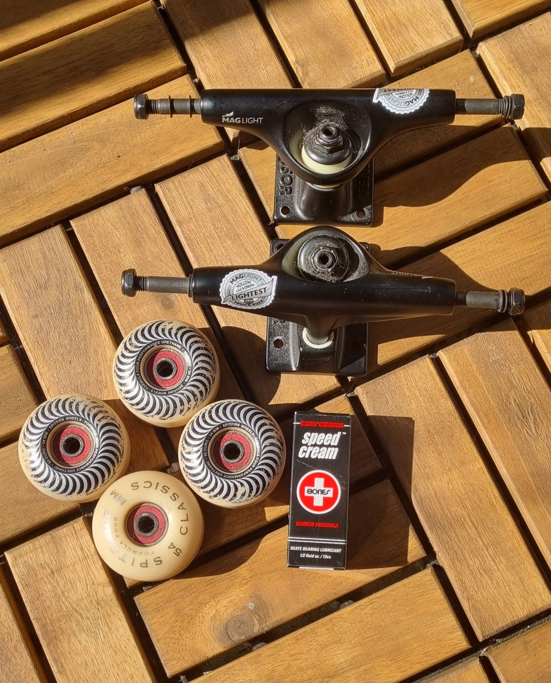 Skateboards: Tensor Mag Light Achsen, Spitfire Formula Four Wheels, Bones – Neu (gemäss Beschreibung) aus matzingen von 11_Eleven 4