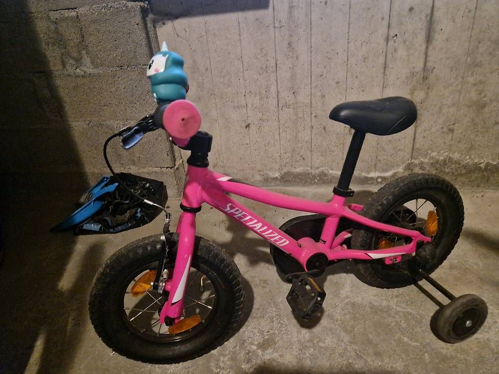 Velos: vélo enfant specialized - roue 8'' – Gebraucht aus Granges VS von Nopain