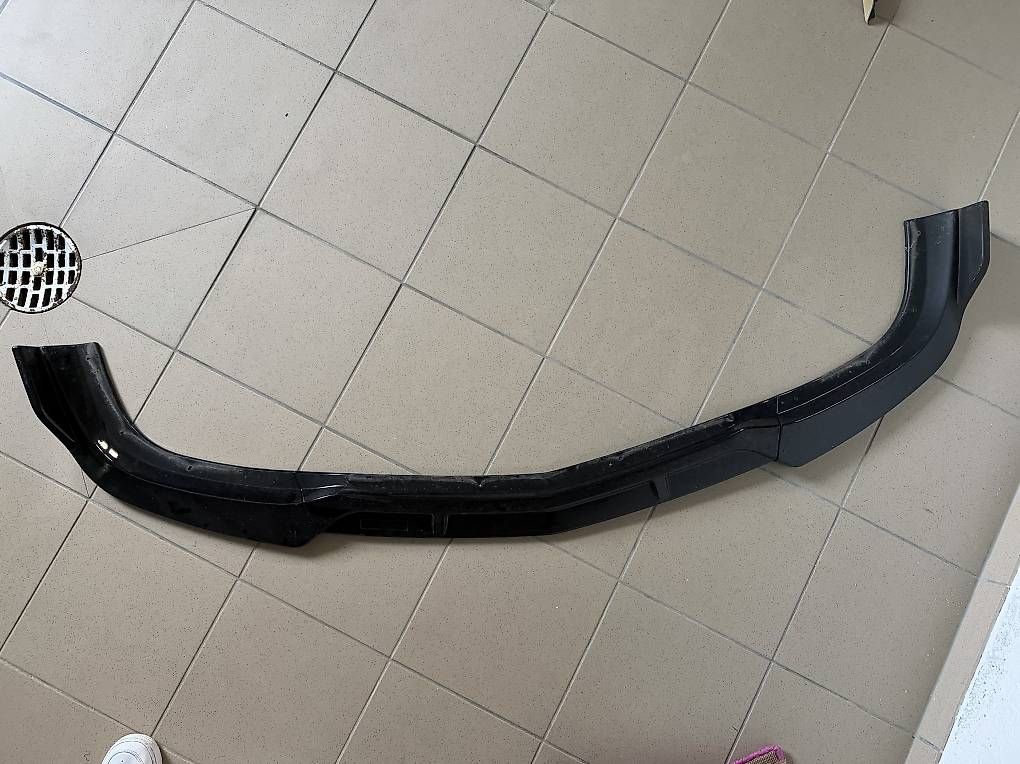 Tutti pezzi di ricambio auto: Frontlippe w204 / Lame avant w204  – Usato da Delémont venduto da Ermal_be 1