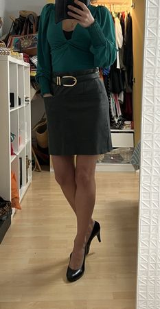 GRÜN ECHT LEDER ROCK GR.S (109 chf )
